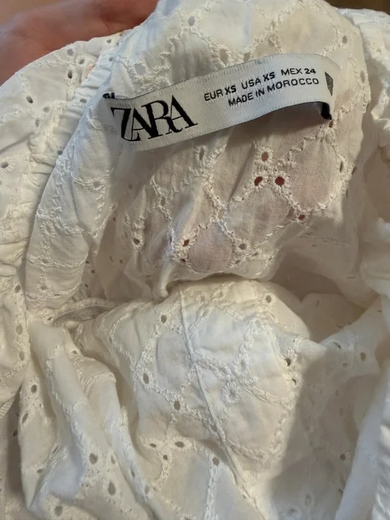 Zara White Off-Shoulder Eyelet Maxi Dress - Picture 3 of 6